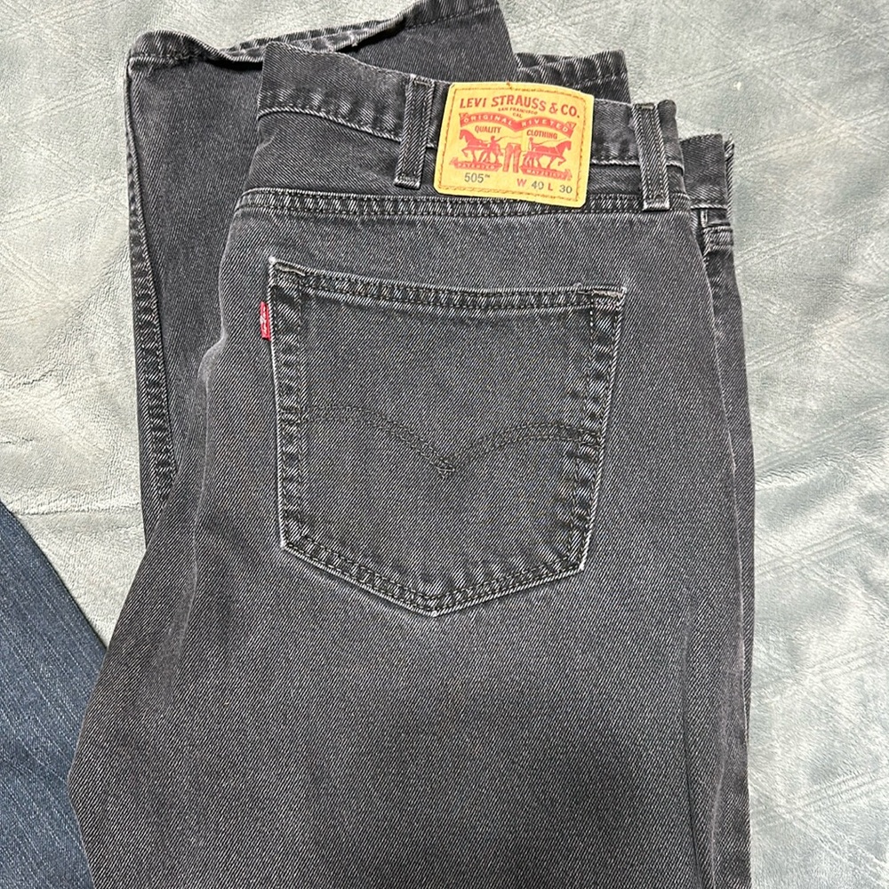 Black men’s Levi’s jeans